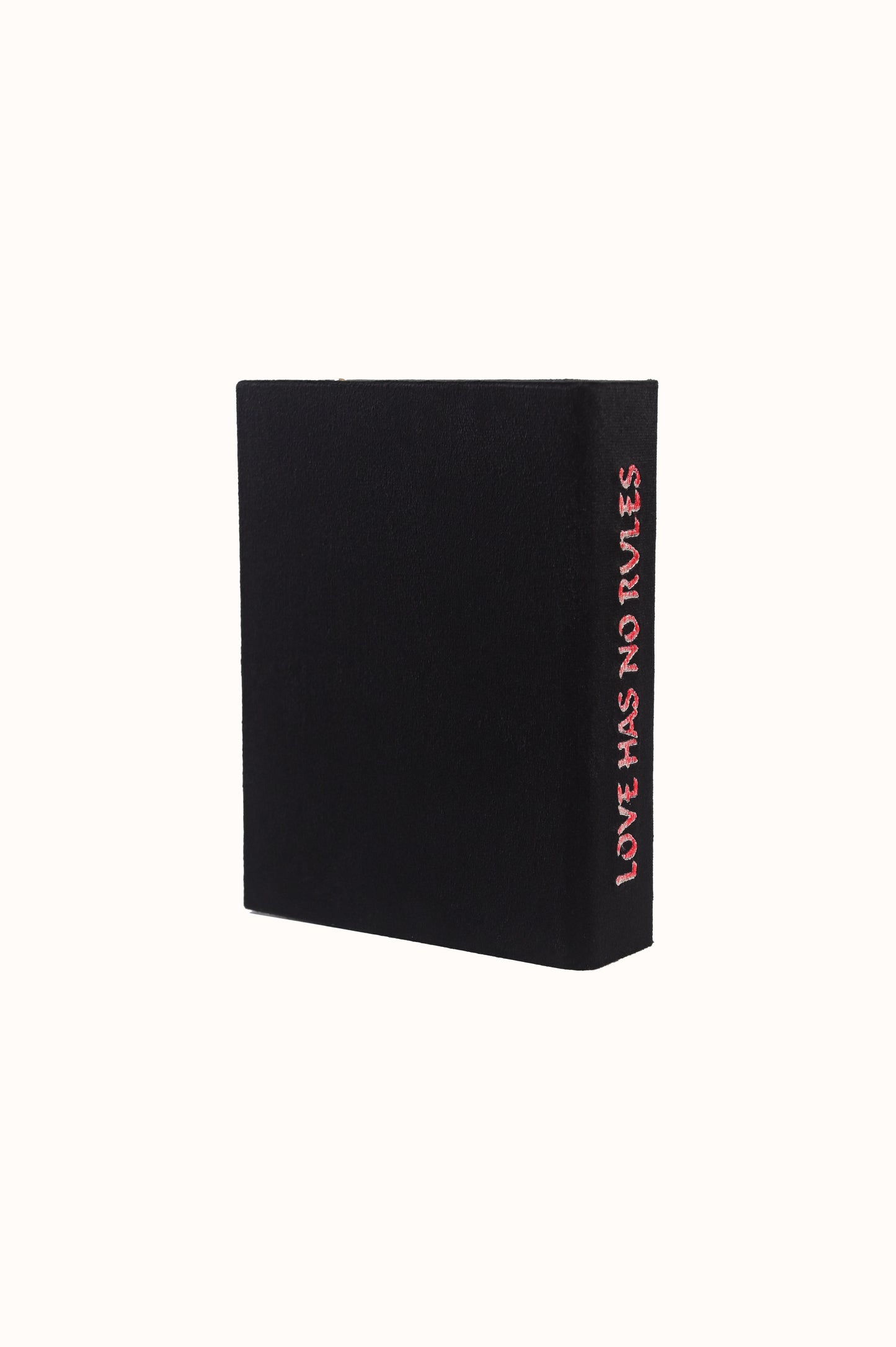 Клатч "Love has no rules"