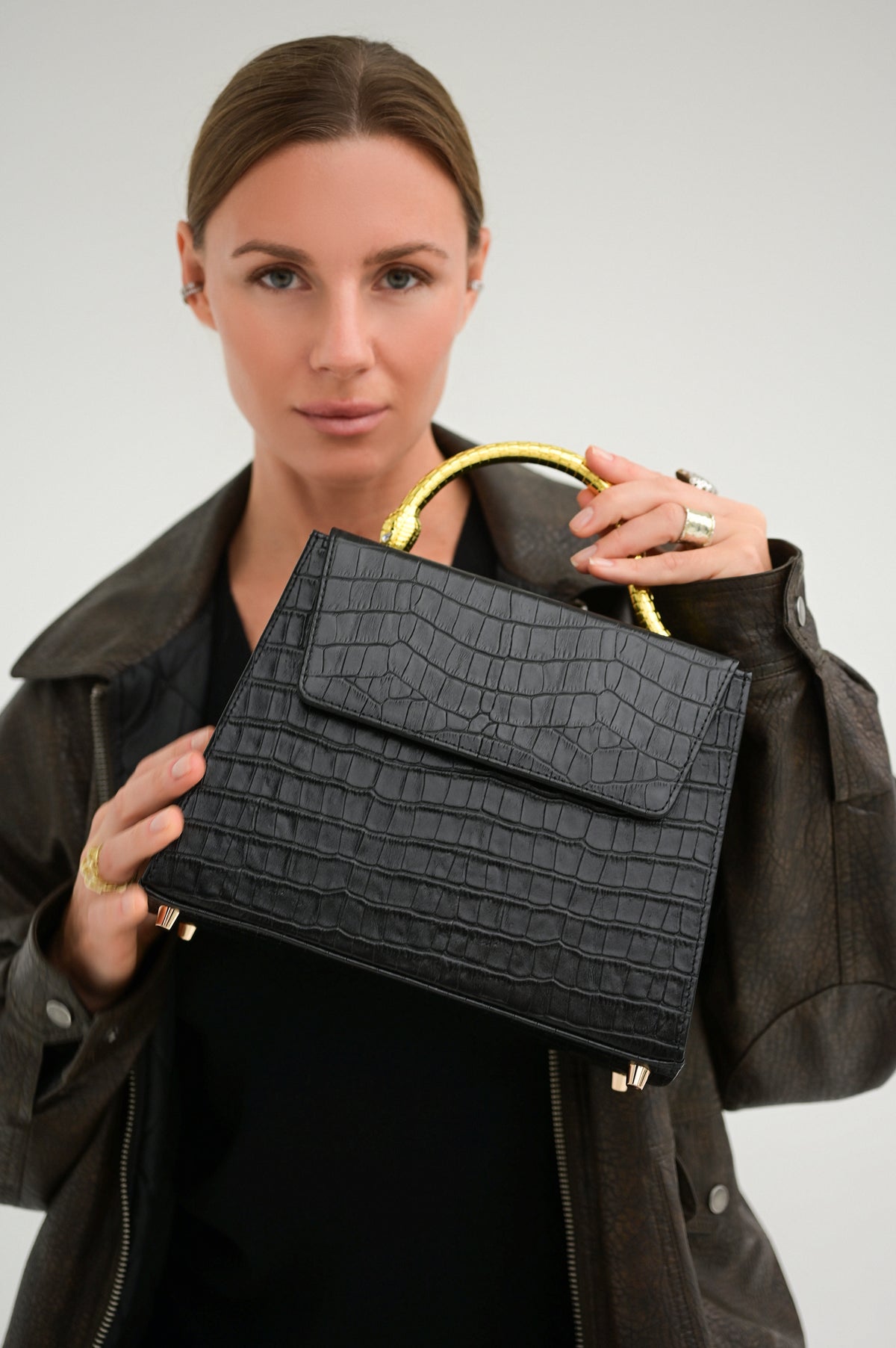 Кожаная сумка Golden Snake in Black