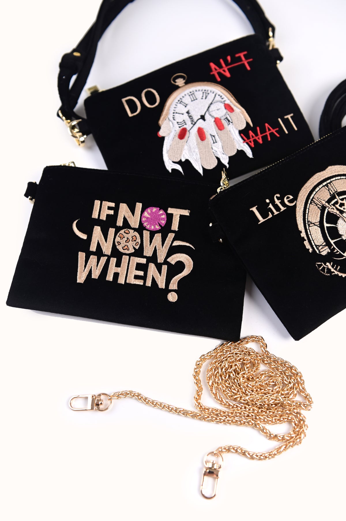 Velvet pouch "If not now, when?"